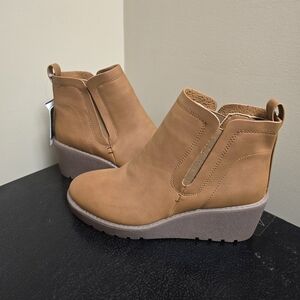Stylish Tan Ankle Booties
